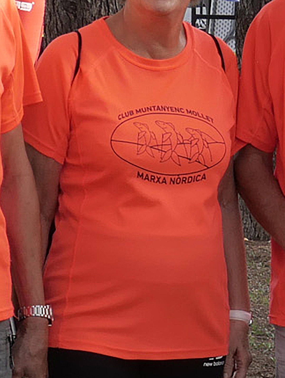 Primera samarreta de la secció de marxa nòrdica Primera samarreta de la secció de marxa nòrdica, dissenyada per la Mª Teresa Feliu